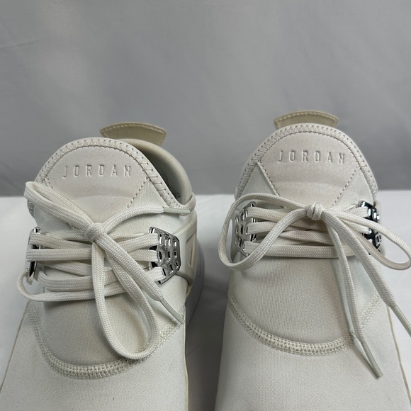 Jordan Fly 89 White/Cream Basketball Sneakers with Silver Accents Sz 10.5 - Picture 2 of 13